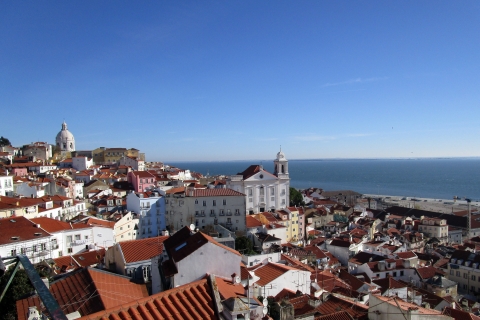 Les hauteurs de Lisbonne depuis le Mirador de Santa Luzia