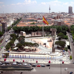 Vue de Madrid et de la Plaza de Colón par Enrique Dans via Wikimedia Commons